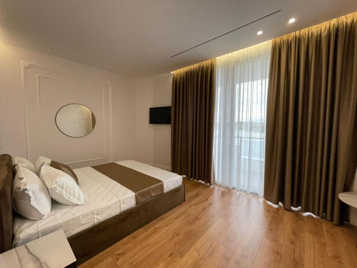 Hotel Ujvara Belsh Dış mekan fotoğraf
