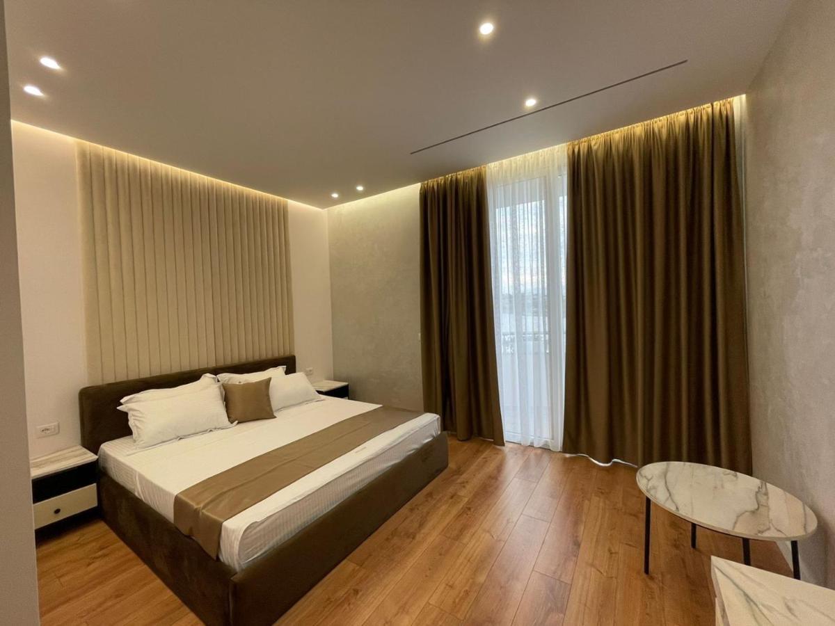 Hotel Ujvara Belsh Dış mekan fotoğraf