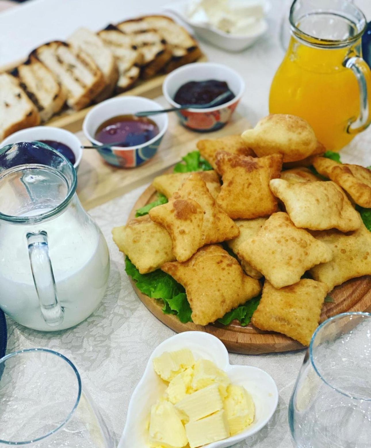 Hotel Ujvara Belsh Dış mekan fotoğraf