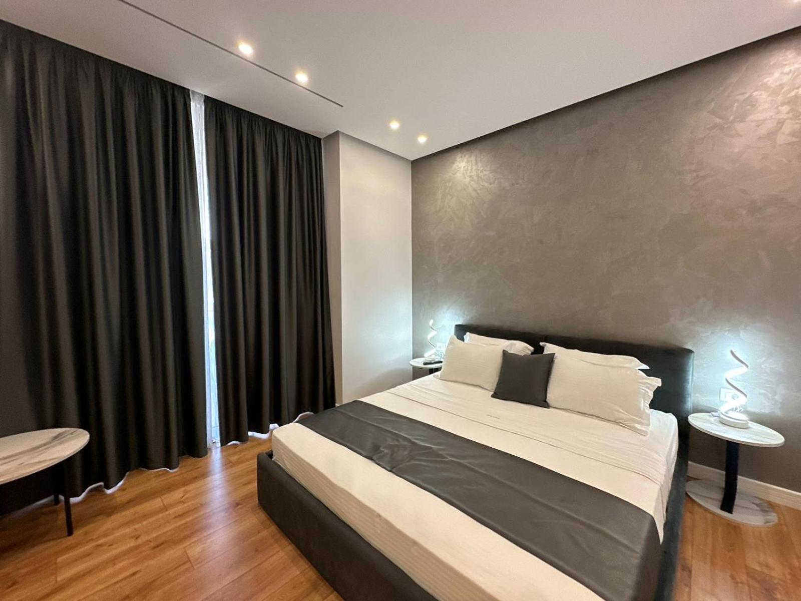 Hotel Ujvara Belsh Dış mekan fotoğraf