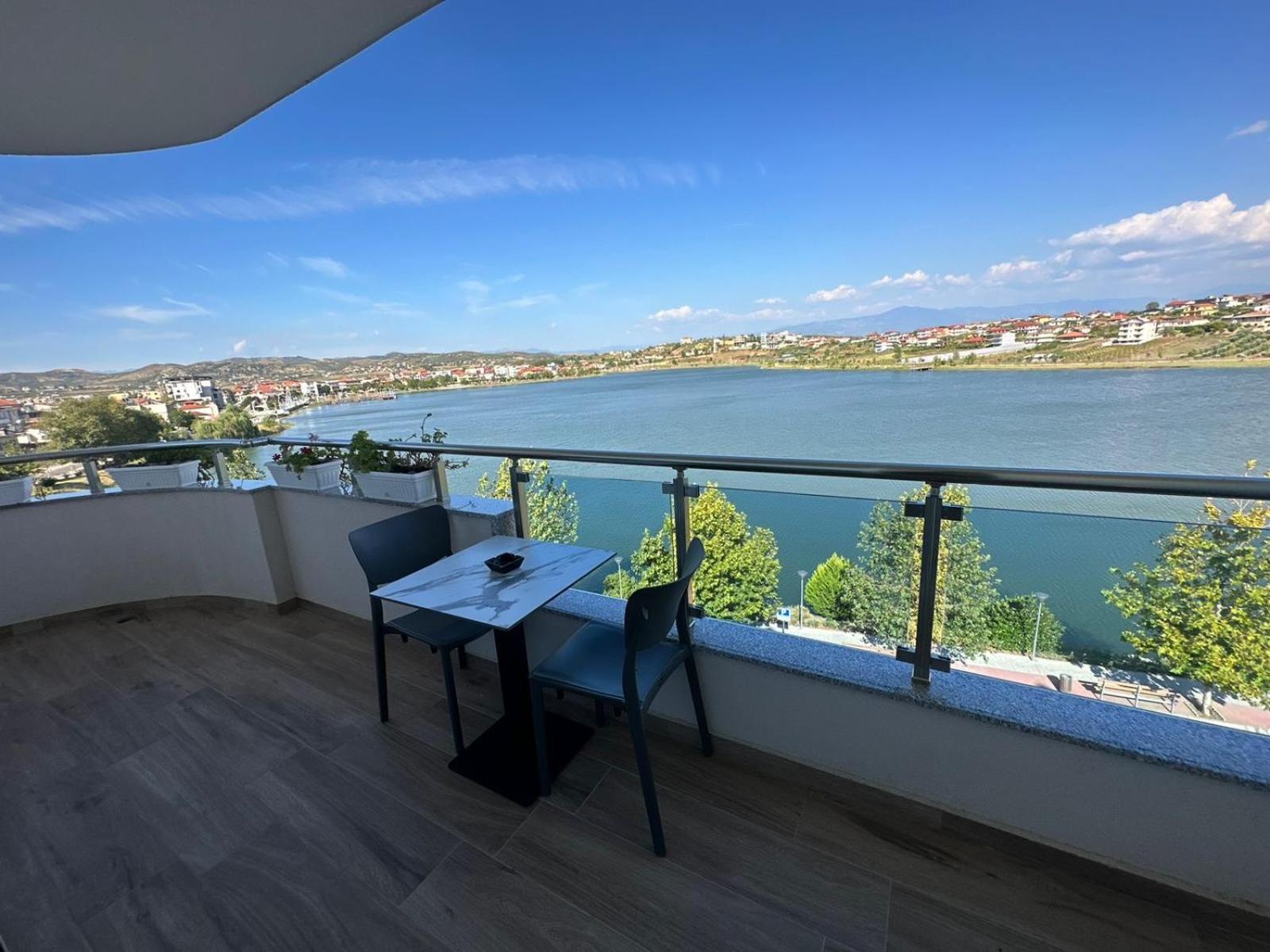Hotel Ujvara Belsh Dış mekan fotoğraf